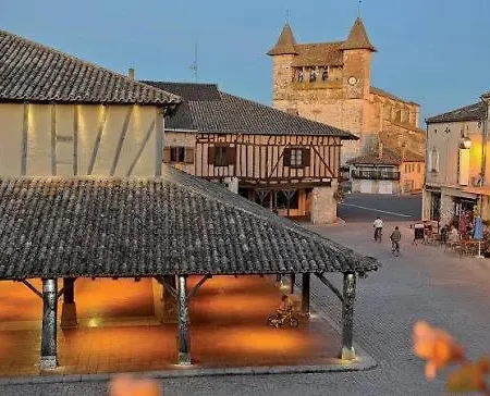 Ferienhaus Dans Un Pigeonnier A La Campagne Tourliac