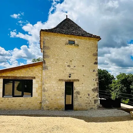 Dans Un Pigeonnier A La Campagne * Tourliac